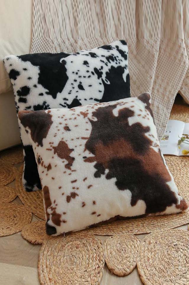 PILLOWS 18